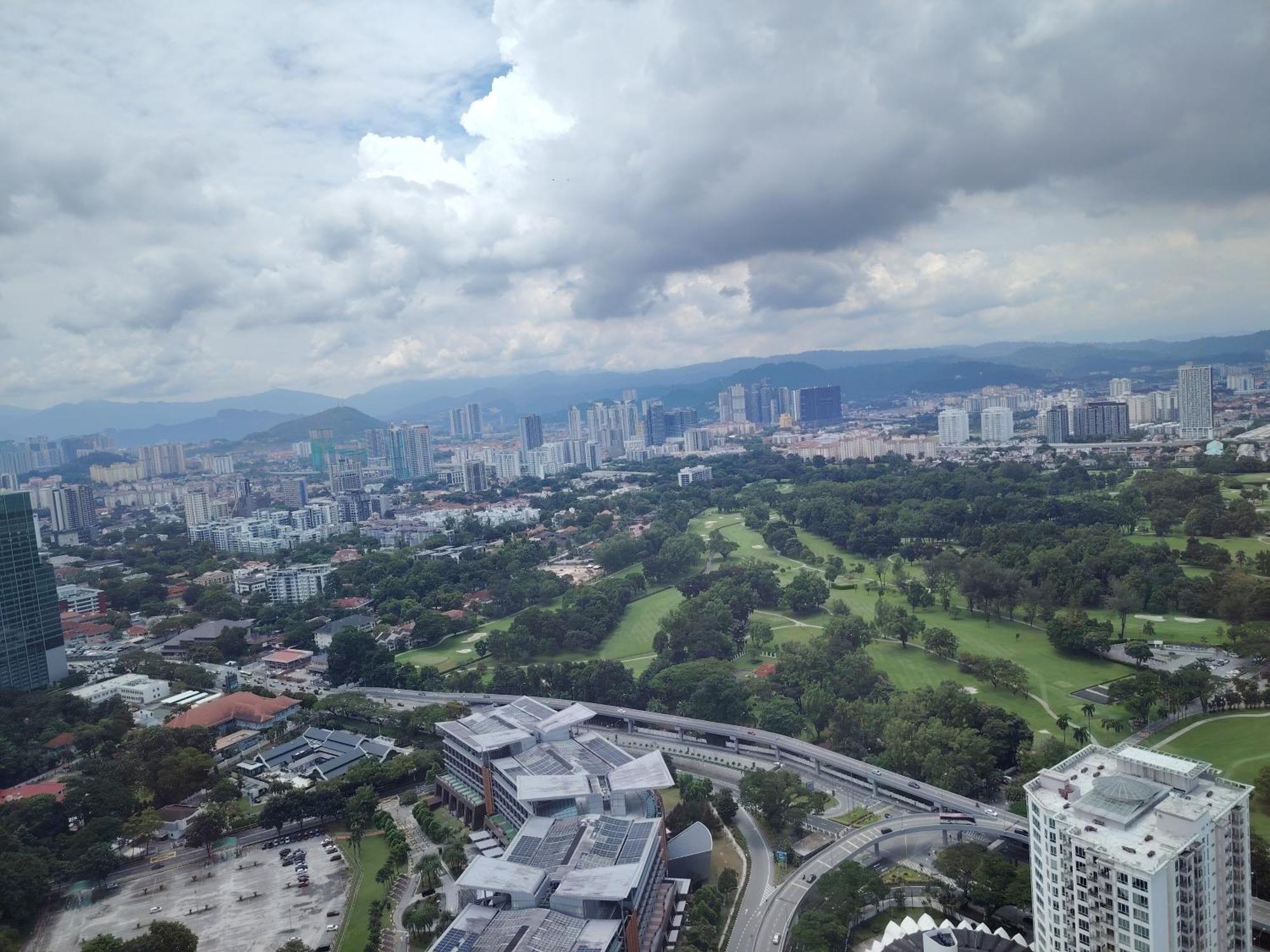 Agile Residences By Luna Apartment